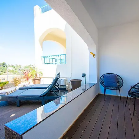 102 Hibiscus Monte Dourado *