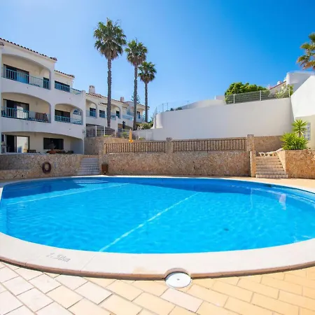 102 Hibiscus Monte Dourado كارفويرو